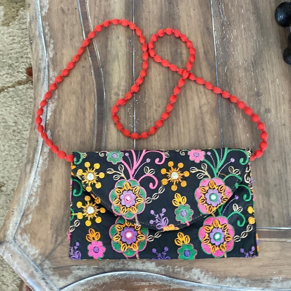❤️ Designer Embroidery Crossbody ❤️